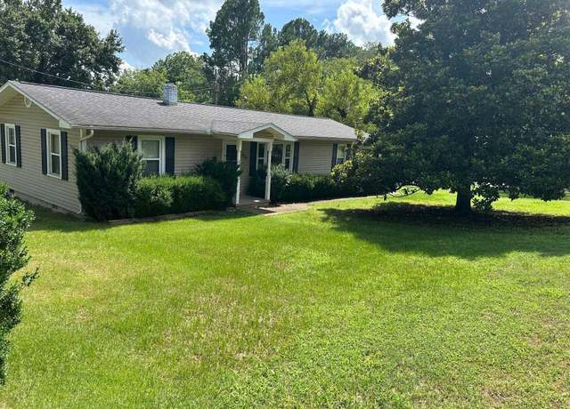 Property at 802 E 6th St, Mountain Home, AR 72653, 3 beds, 2 baths