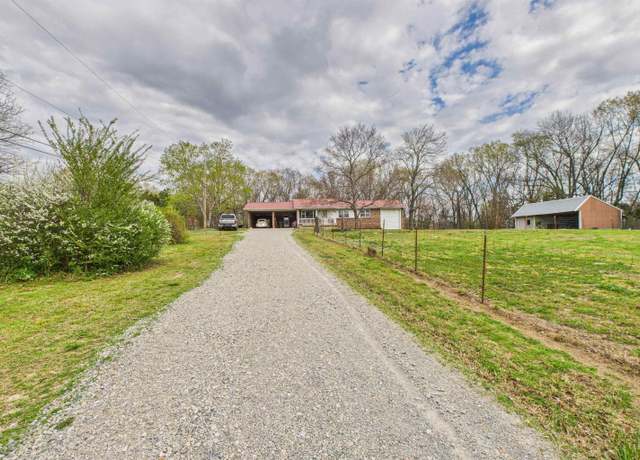 Property at 204 Mc 6022, Yellville, AR 72687, 3 beds, 2 baths