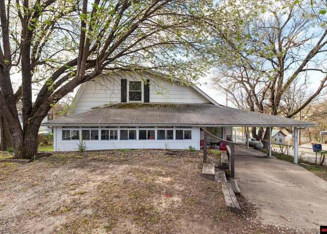 Property at 236 3rd St, Gainesville, MO 65655, 3 beds, 2 baths