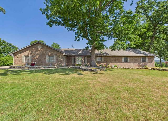 Property at 334 Forest Hills Dr, Mountain Home, AR 72653, 3 beds, 2.5 baths