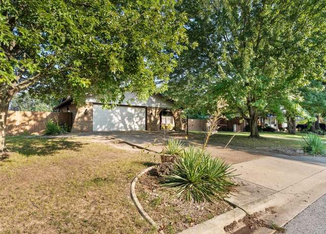 Property at 1509 Greenbrier, Mountain Home, AR 72653, 3 beds, 2 baths