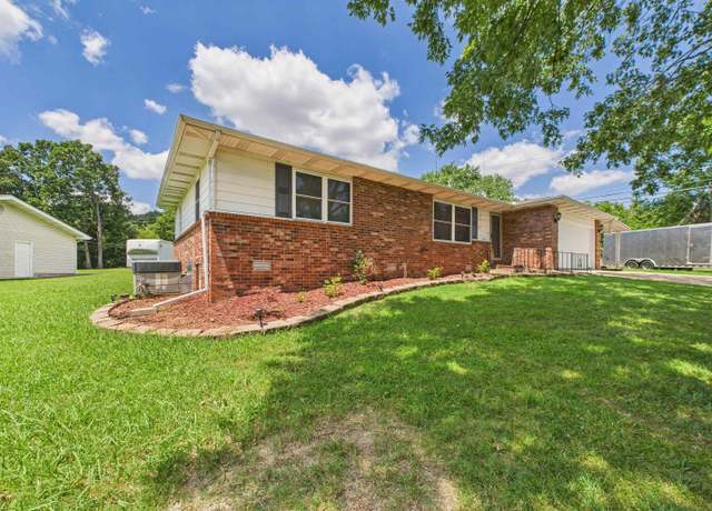 Property at 605 Broadmoor Cir, Mountain Home, AR 72653, 2 beds, 2 baths
