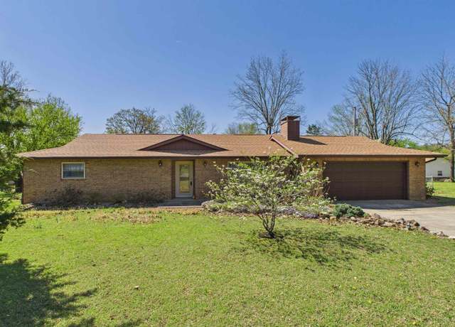 Property at 504 Baxter Ave, Mountain Home, AR 72653, 2 beds, 2 baths