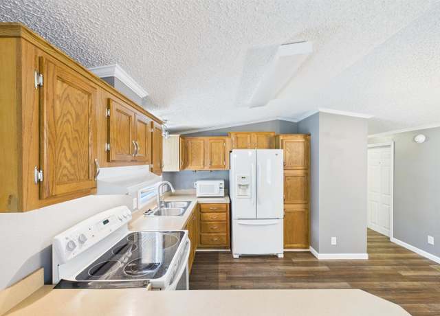 Property at 136 Wehmeyer Loop, Mountain Home, AR 72653, 2 beds, 2 baths