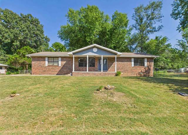 Property at 1138 Meadowcrest Dr, Mountain Home, AR 72653, 3 beds, 3 baths