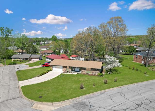 Property at 111 Woodsdale Ct, Mountain Home, AR 72653, 2 beds, 2.5 baths
