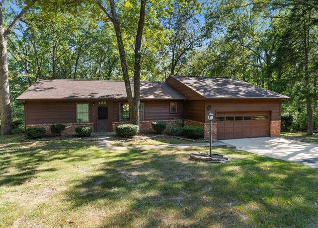 Property at 135 Blue Cedar Dr, Bull Shoals, AR 72619, 3 beds, 2 baths