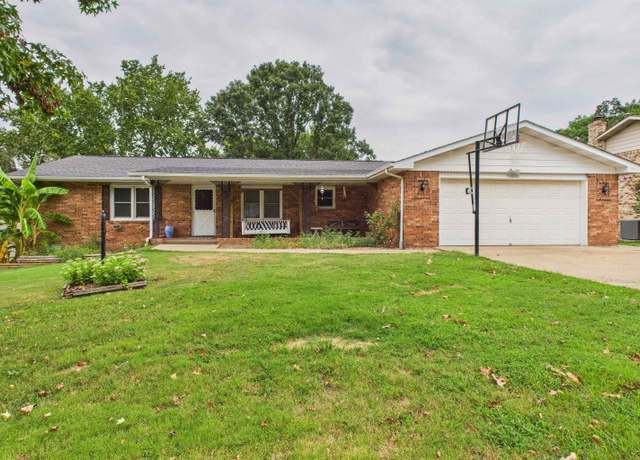 Property at 208 Louann Dr, Mountain Home, AR 72653, 3 beds, 2 baths