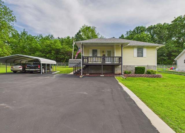Property at 506 Walnut St, Flippin, AR 72634, 3 beds, 2 baths