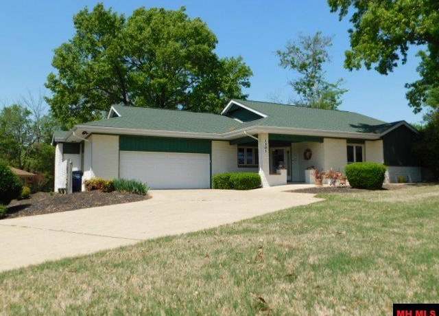 Property at 1301 Porter Ln, Mountain Home, AR 72653, 3 beds, 2 baths