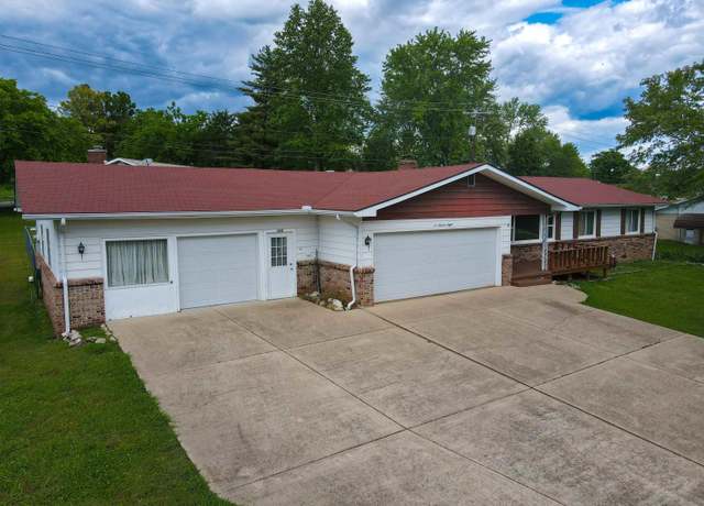 Property at 608 Broadmoor Cir, Mountain Home, AR 72653, 3 beds, 2 baths
