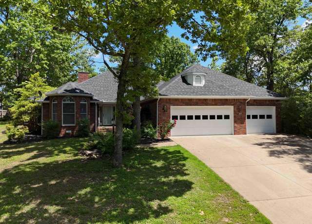 Property at 1839 Fairway Dr, Mountain Home, AR 72653, 3 beds, 2 baths