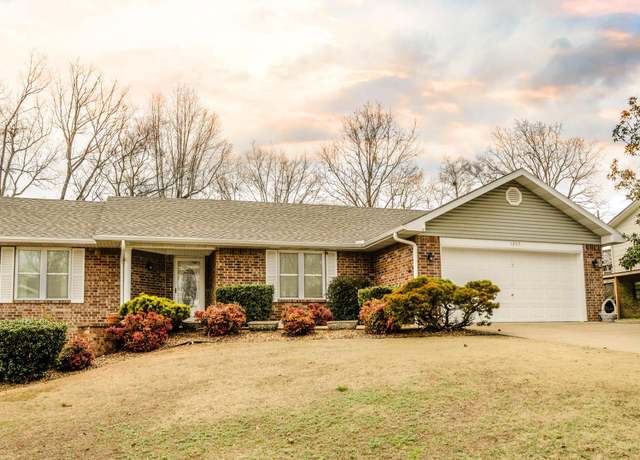 Property at 1305 Sammy St, Mountain Home, AR 72653, 3 beds, 2 baths