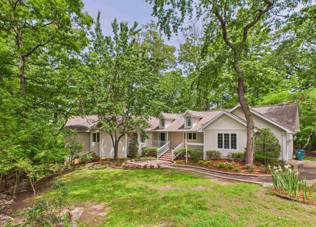 Property at 141 Walden Ln, Bull Shoals, AR 72619, 5 beds, 3 baths