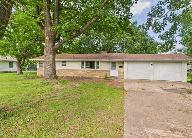 Property at 1065 South St, Mountain Home, AR 72653, 2 beds, 1.5 baths