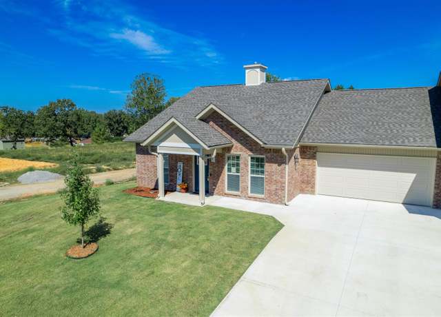 Property at 1902 Ontario Ct, Mountain Home, AR 72653, 3 beds, 2 baths