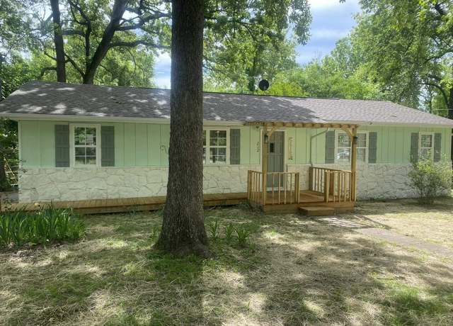 Property at 212 S Main St, Summit, AR 72677, 4 beds, 2 baths