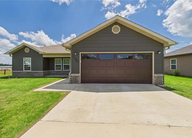Property at 1104 Ozark Ave, Mountain Home, AR 72653, 2 beds, 2 baths