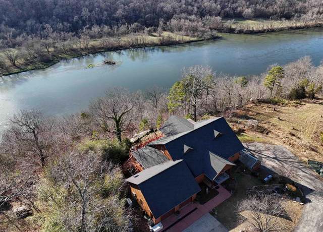 Property at 637 Cougar Dr, Mountain Home, AR 72653, 4 beds, 3.5 baths