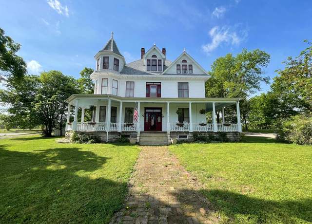 Property at 359 Valley St, Yellville, AR 72687, 7 beds, 8 baths