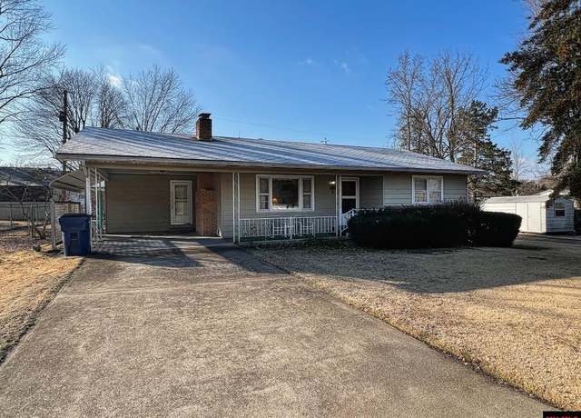 Property at 808 Spring St, Mountain Home, AR 72653, 2 beds, 2 baths