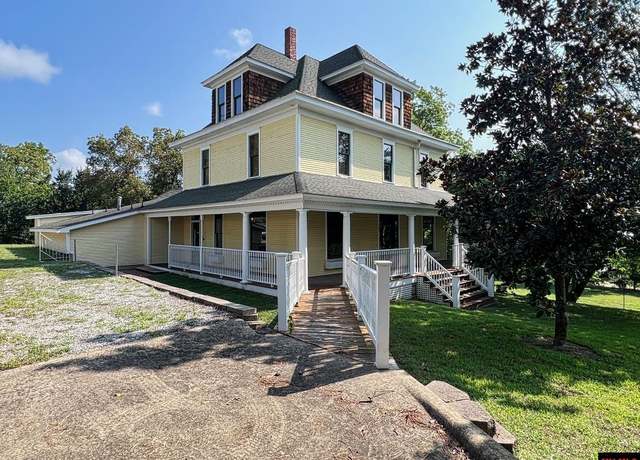 Property at 135 Harlin Dr, Gainesville, MO 65655, 3 beds, 4 baths