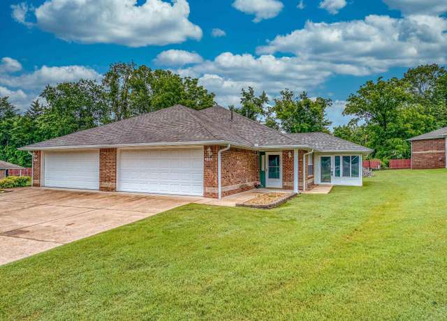 Property at 1551 Meadowhill Dr, Mountain Home, AR 72653, 3 beds, 2 baths