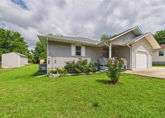 Property at 303 South Street Ct, Flippin, AR 72634, 2 beds, 2 baths