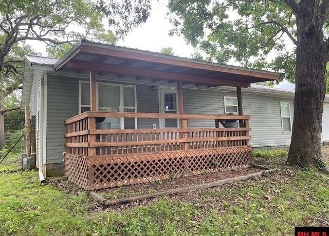 Property at 407 S 6th St, Flippin, AR 72634, 2 beds, 1.5 baths
