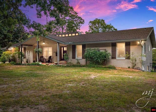Property at 392 Brunson Ln, Mountain Home, AR 72653, 5 beds, 3.5 baths