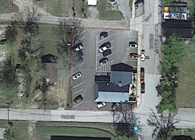 Property at 108 S 2nd St, Flippin, AR 72634, 1 bath