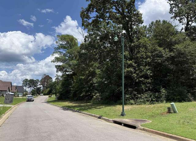 Property at 323 Arlington Park Ct, Hot Springs, AR 71901