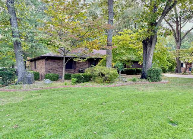 Property at 1272 Pebblecreek Dr, Mountain Home, AR 72653, 3 beds, 2.5 baths