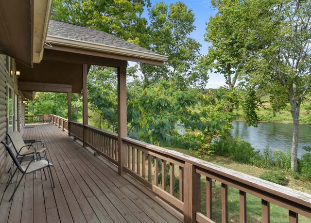 Property at 260 Riverview Ln, Flippin, AR 72634, 4 beds, 3 baths