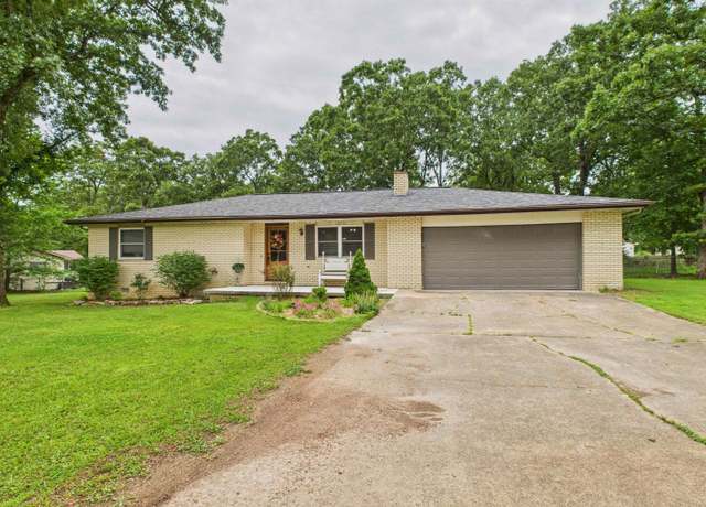 Property at 327 Marquis Dr, Mountain Home, AR 72653, 3 beds, 2 baths