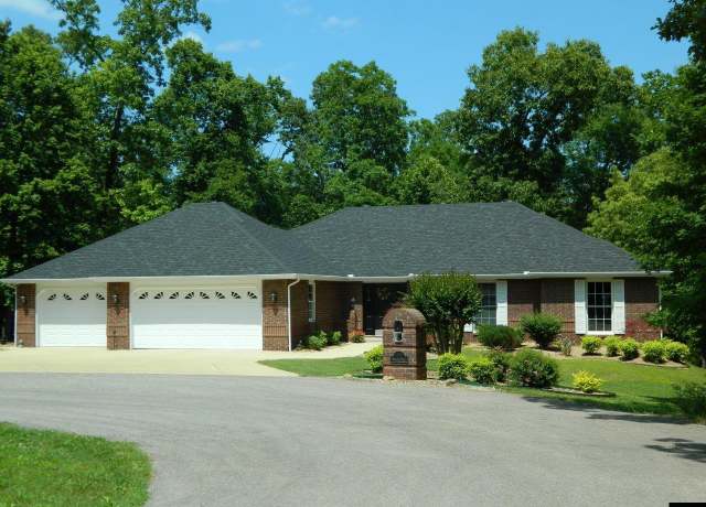 Property at 171 Versailles Dr, Bull Shoals, AR 72619, 3 beds, 2.5 baths
