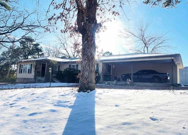 Property at 64 Oak St, Calico Rock, AR 72519, 3 beds, 2 baths