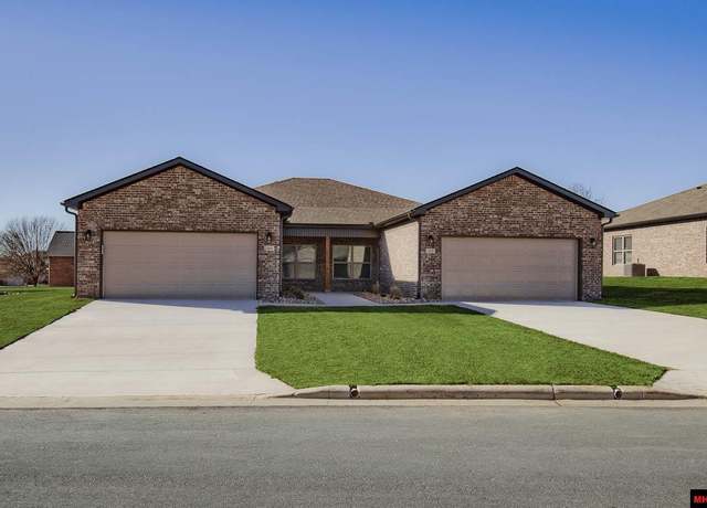 Property at 370 Turnberry Ct, Mountain Home, AR 72653, 2 beds, 2 baths