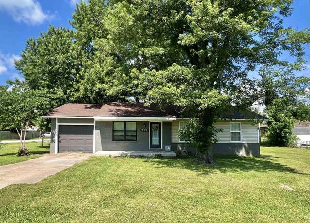 Property at 262 Crownover St, Gassville, AR 72635, 3 beds, 1.5 baths
