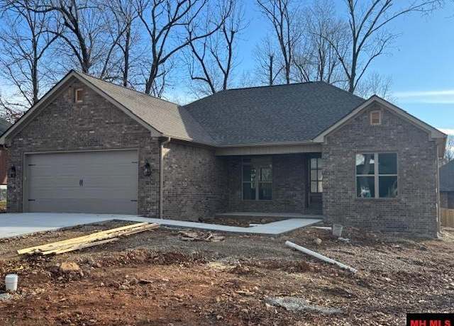 Property at 1385 Hampshire Cir, Mountain Home, AR 72653, 3 beds, 2 baths