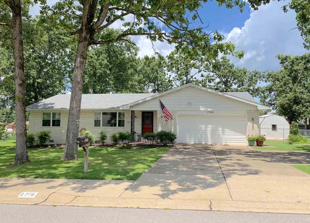 Property at 1705 Johns Dr, Mountain Home, AR 72653, 2 beds, 2 baths
