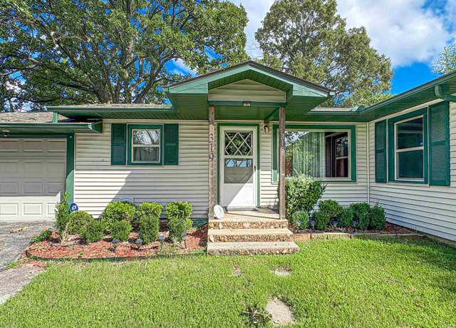 Property at 319 Harding Blvd, Cotter, AR 72626, 3 beds, 1.5 baths