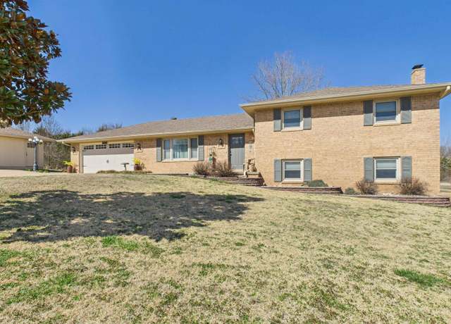 Property at 133 Green Valley Dr, Mountain Home, AR 72653, 4 beds, 2 baths