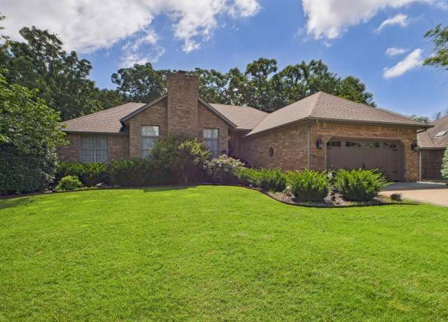 Property at 405 Holly Grove Dr, Mountain Home, AR 72653, 3 beds, 2 baths