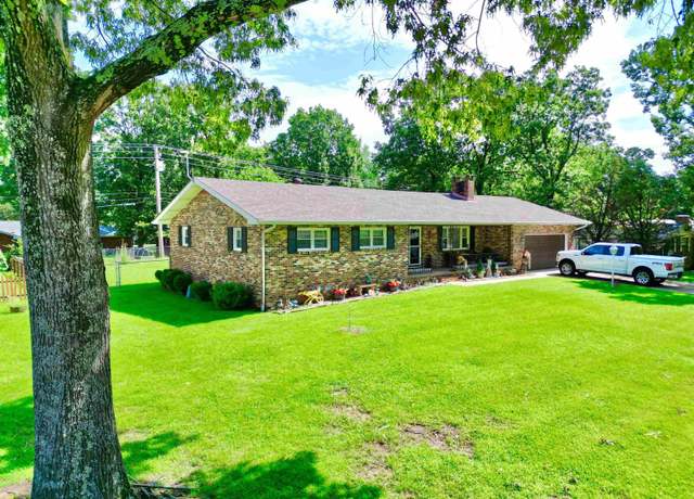 Property at 808 Arkansas Ave, Mountain Home, AR 72653, 3 beds, 2.5 baths