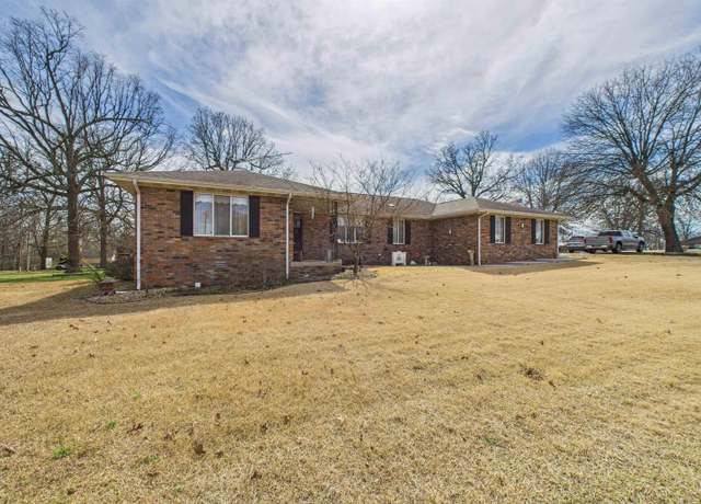 Property at 107 Woodland Ave, Mountain Home, AR 72653, 4 beds, 2 baths