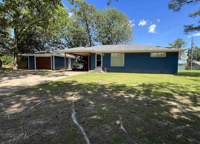 Property at 1217 N Broadway Ave, Yellville, AR 72687, 2 beds, 2 baths