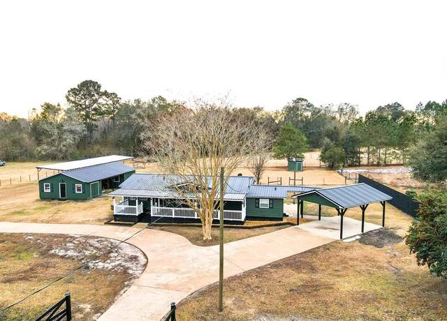 Property at 712 Benton Rd, Thomasville, GA 31757, 3 beds, 2 baths