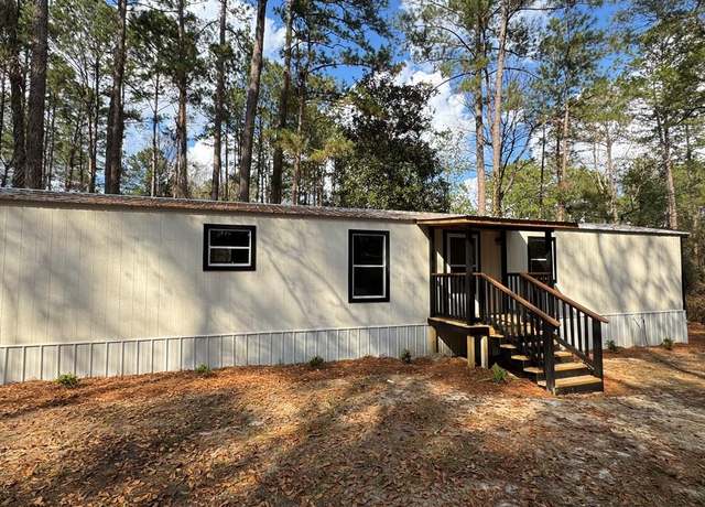Property at 150 Oakwood Ln, Thomasville, GA 31792, 3 beds, 2 baths