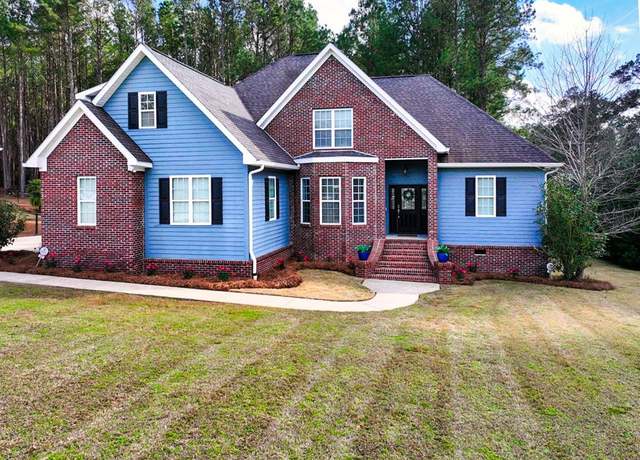 Property at 100 Sweetbriar Lakes Dr, Thomasville, GA 31757, 5 beds, 3 baths
